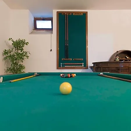 Gaming Loft -sala Giochi & 10 Ospiti Aversa