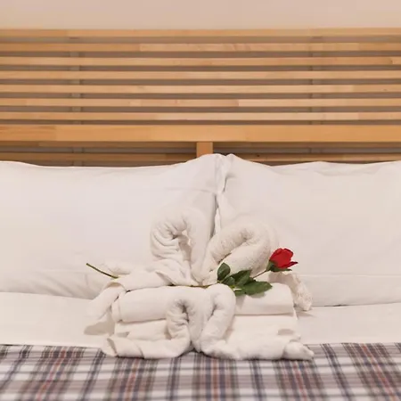 Loft Style Taverna Bed & Breakfast *