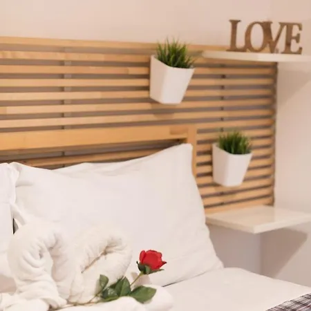 Bed & Breakfast Loft Style Taverna *