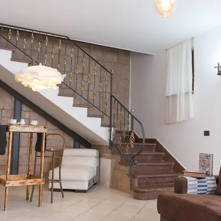 Bed & Breakfast Loft Style Taverna